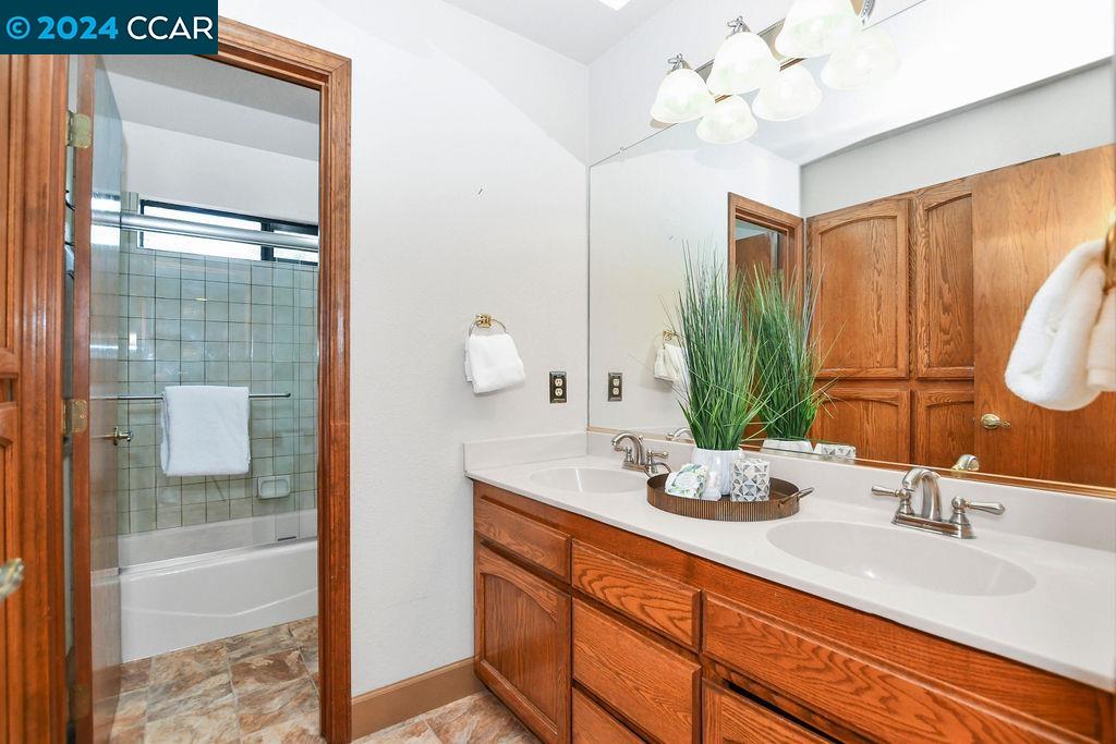 4827 Phylis Terrace