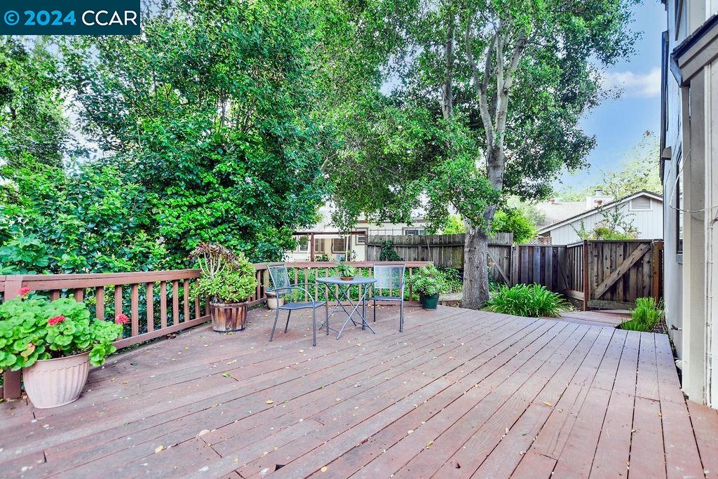 4827 Phylis Terrace
