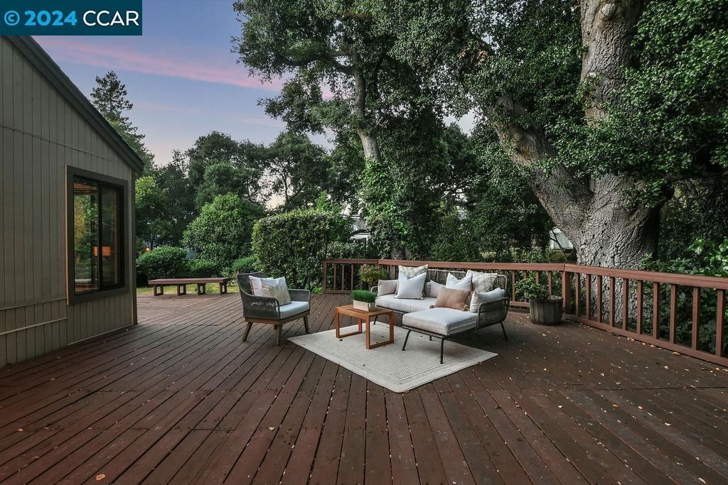 4827 Phylis Terrace