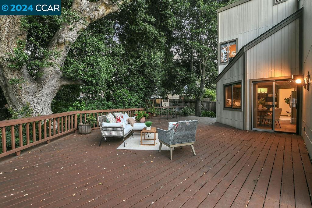4827 Phylis Terrace