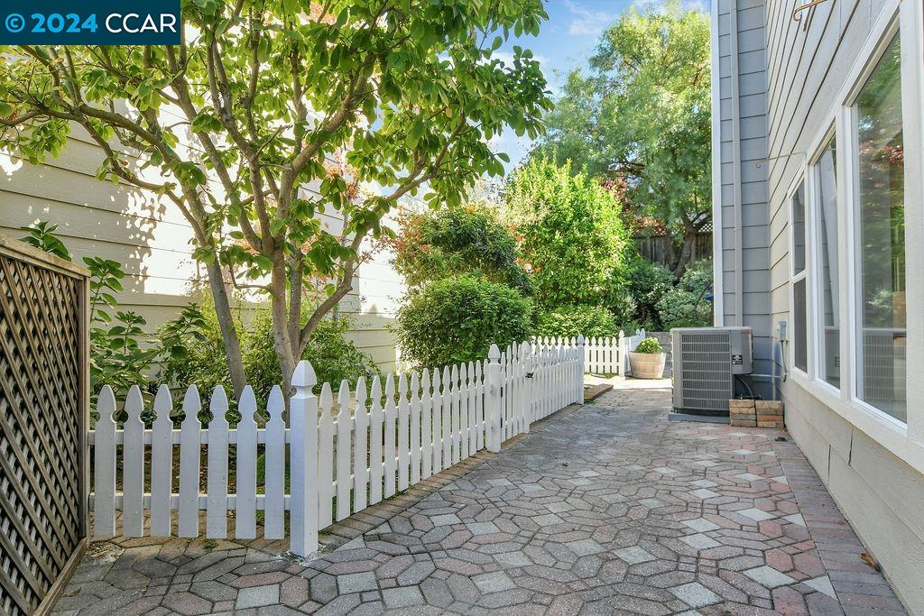 412 Orchard View Avenue