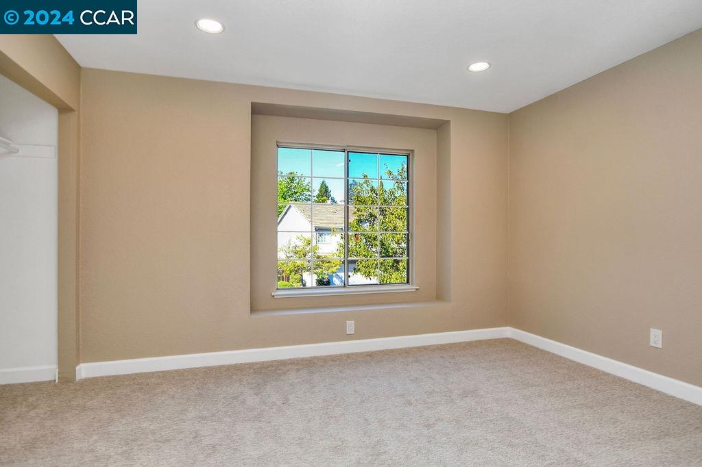 283 Oakwood Circle