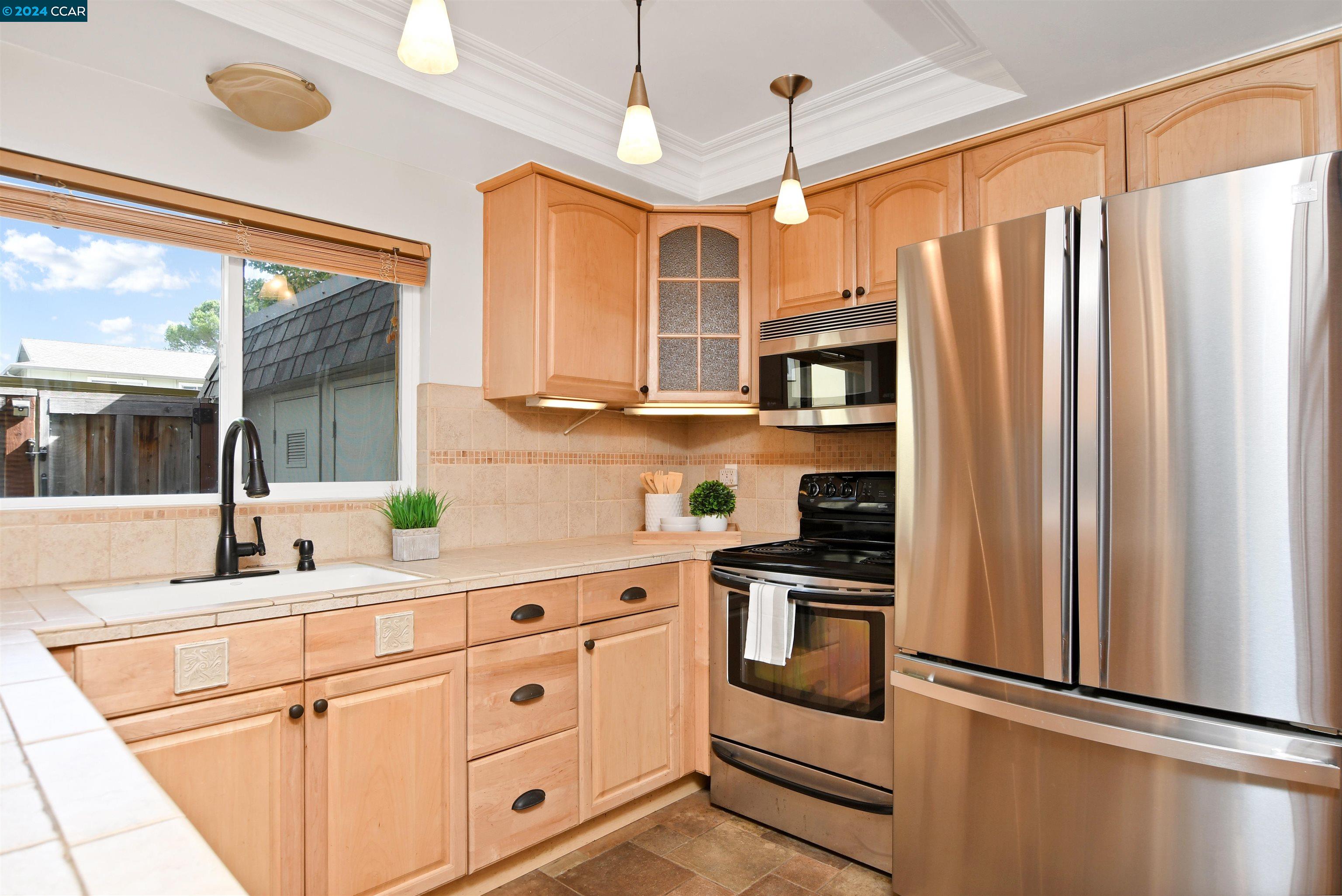 30 Fountainhead Court