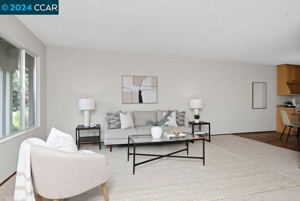 30 Fountainhead Court