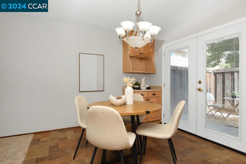30 Fountainhead Court