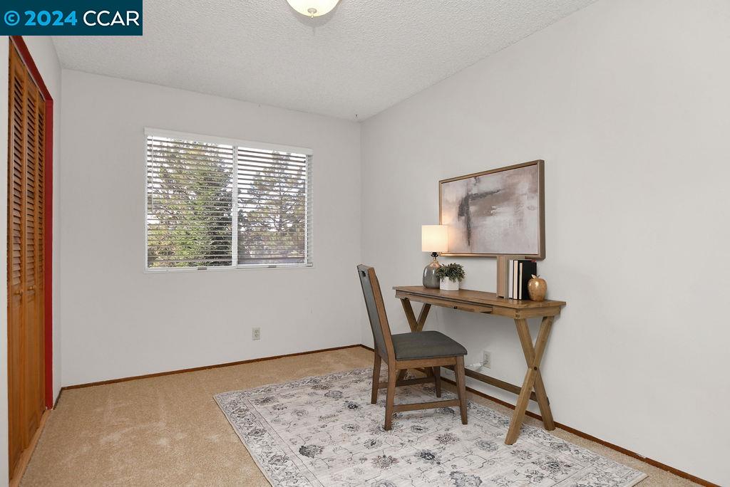 30 Fountainhead Court