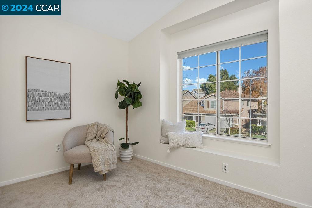 325 Oakwood Circle
