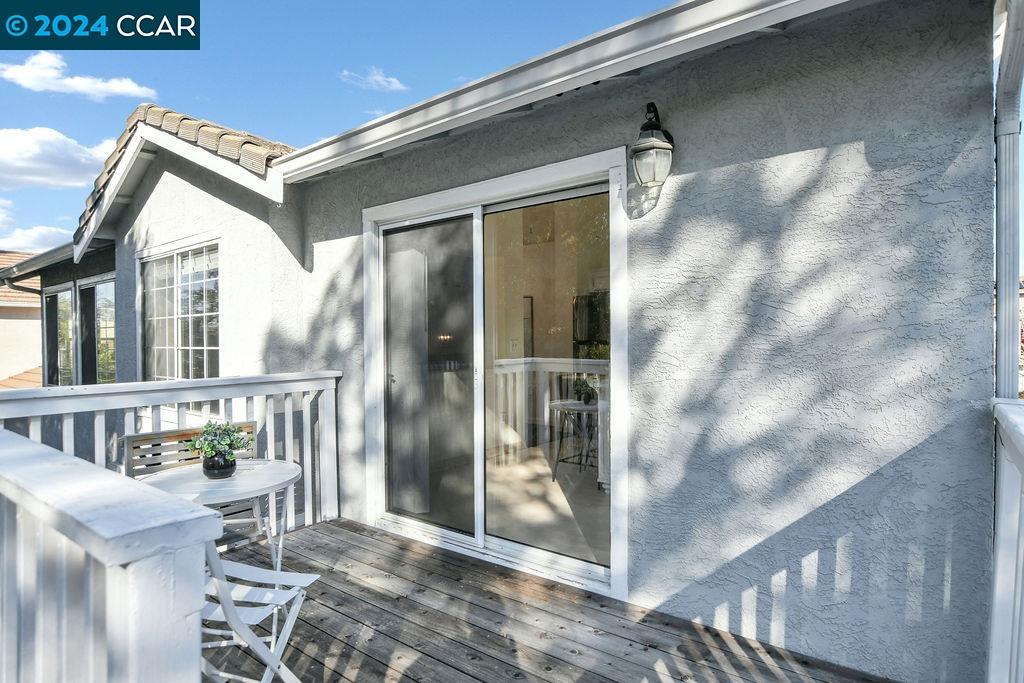 325 Oakwood Circle