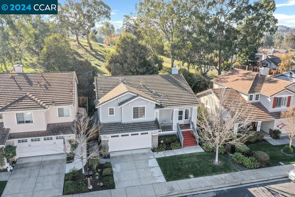 325 Oakwood Circle