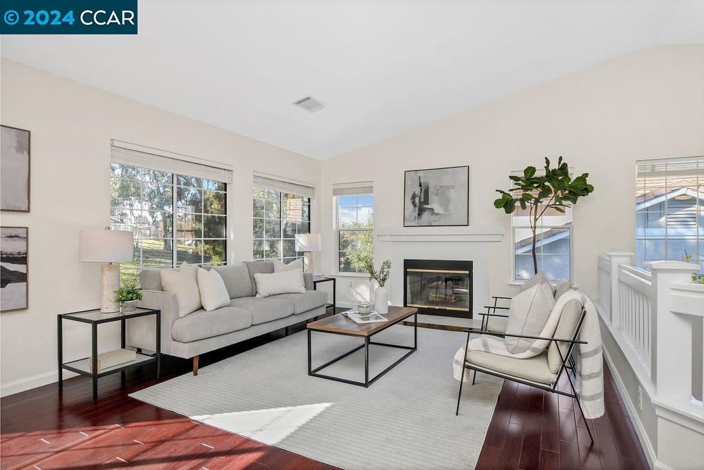 325 Oakwood Circle