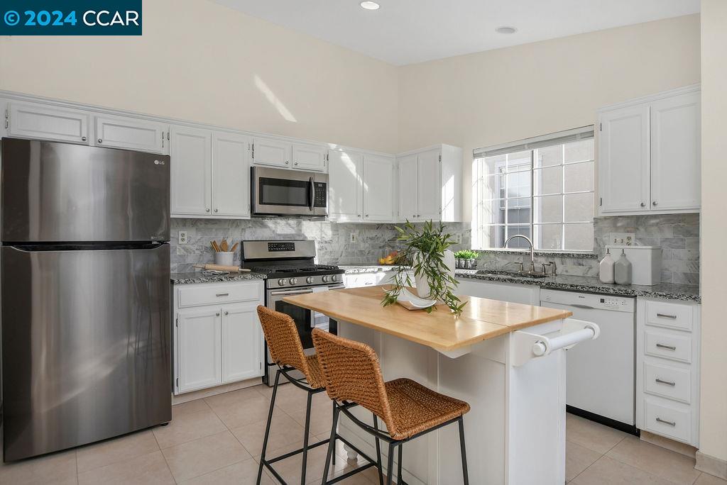325 Oakwood Circle