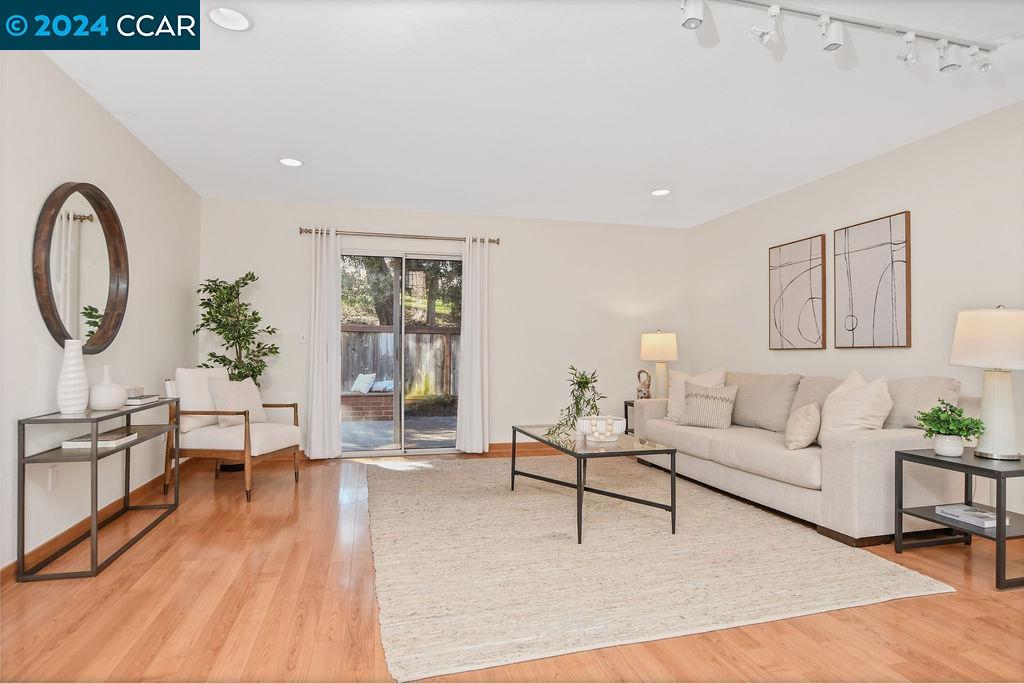 325 Oakwood Circle