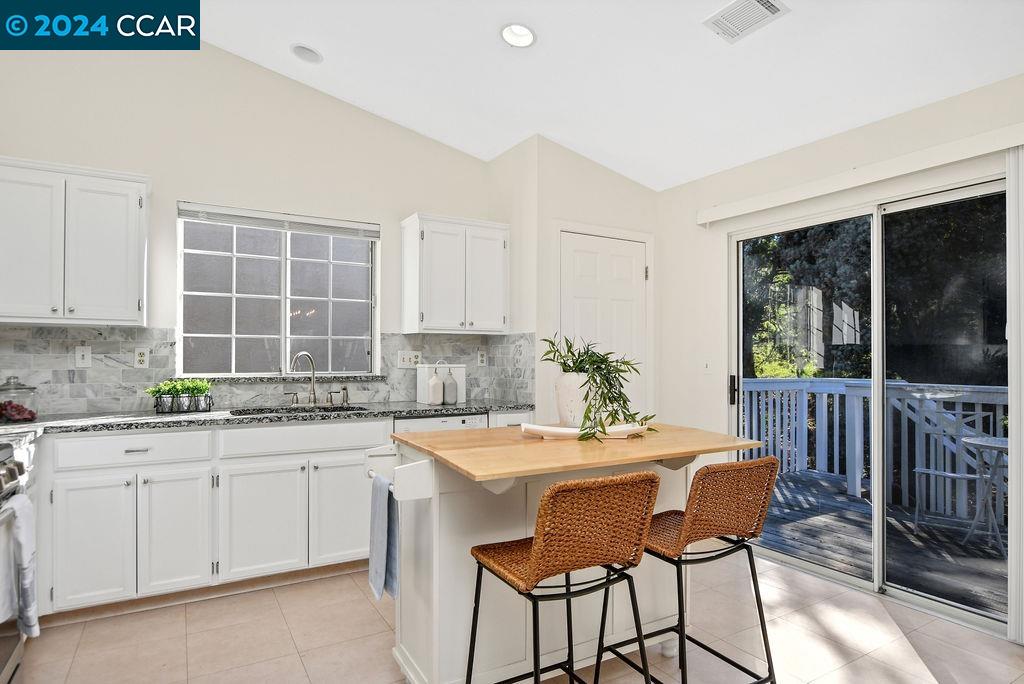 325 Oakwood Circle