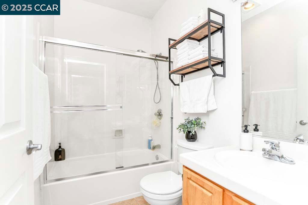 124 Shoal Drive W