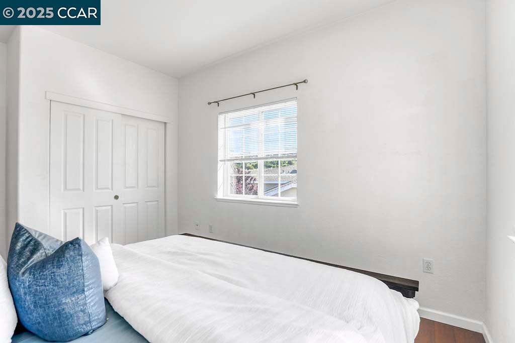 124 Shoal Drive W