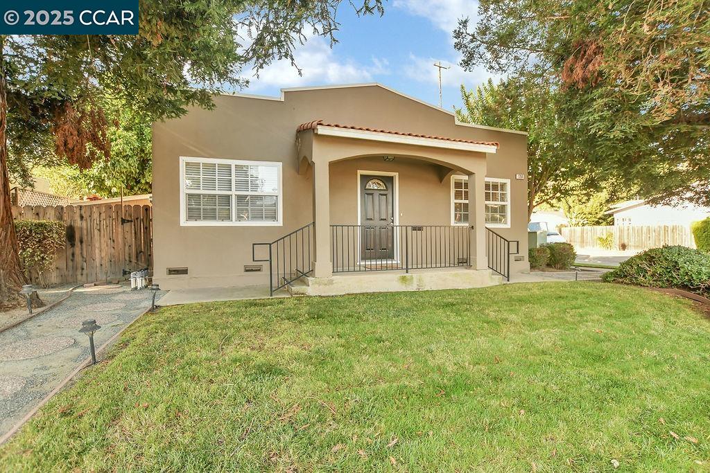 1704 Alhambra Ave