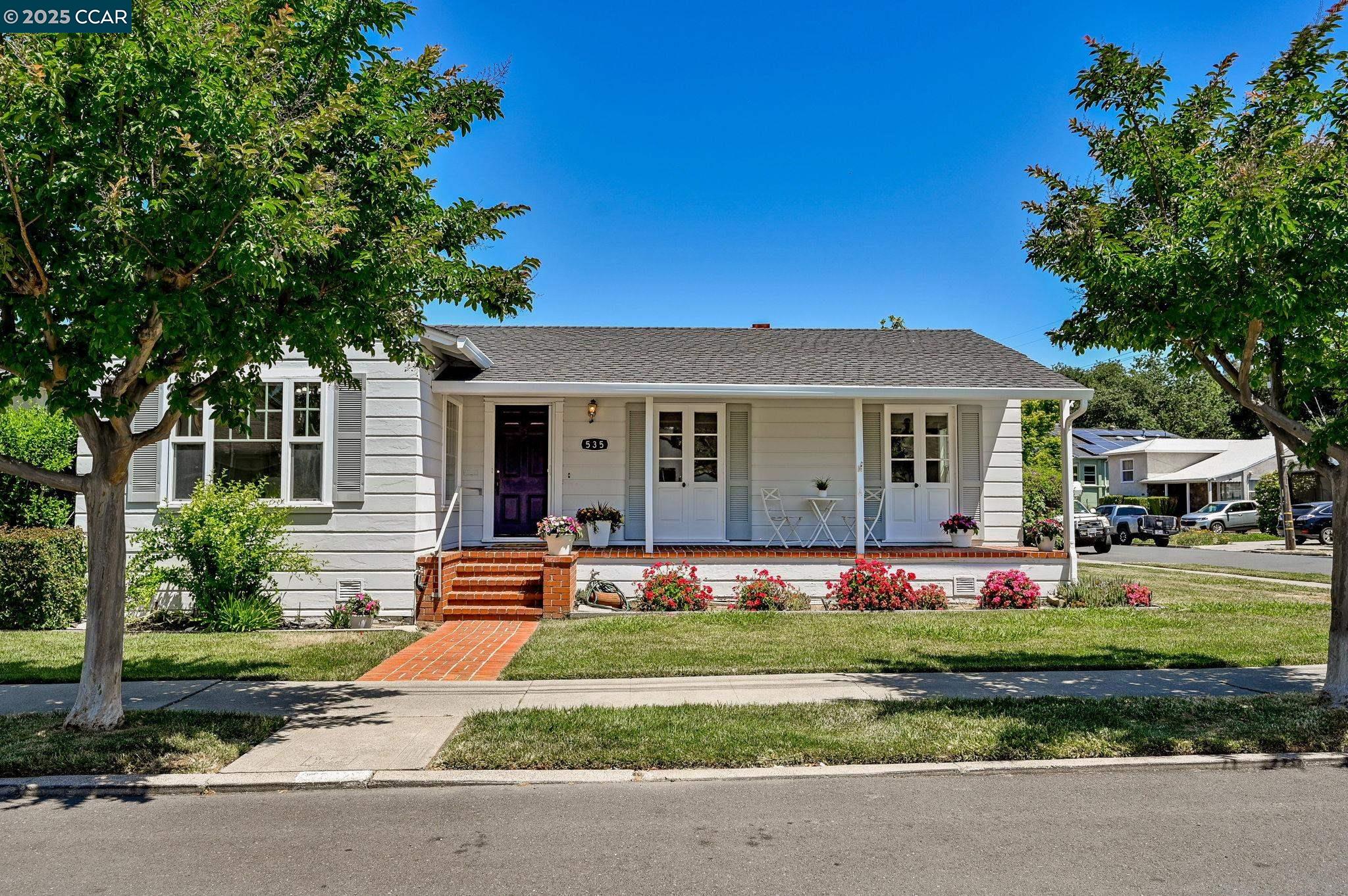535 Bertola Street