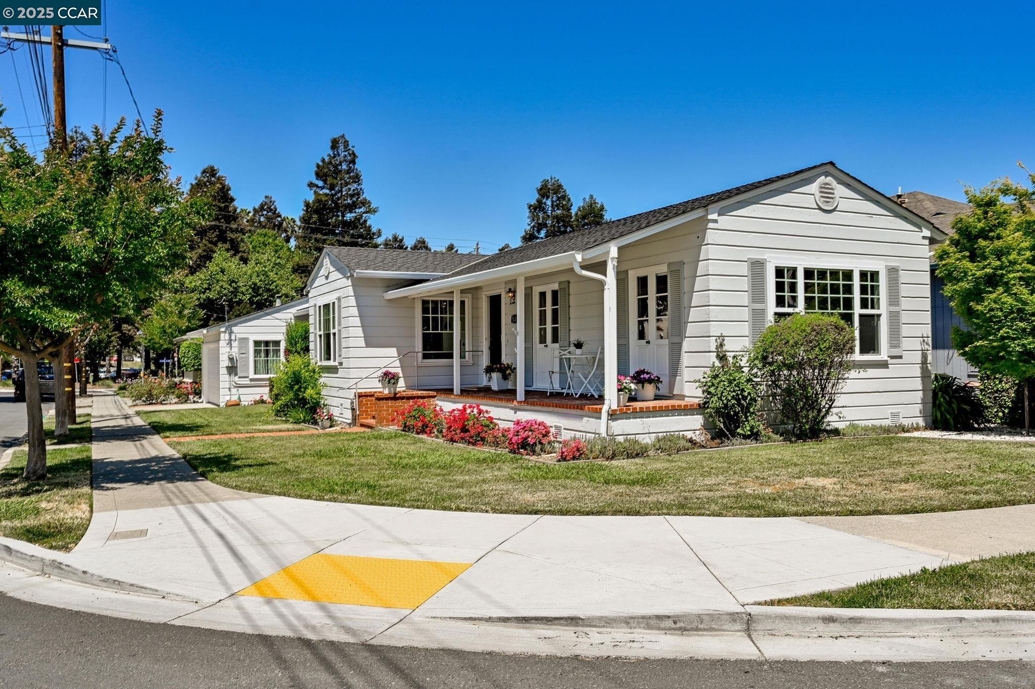 535 Bertola Street
