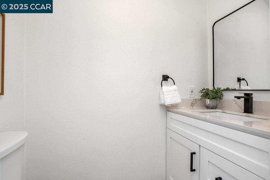 1897 Lynwood Dr # B Unit: #B