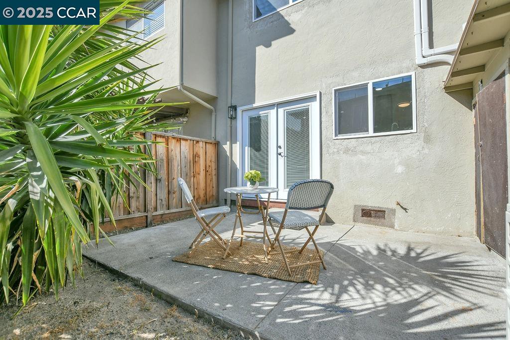 1897 Lynwood Dr # B Unit: #B