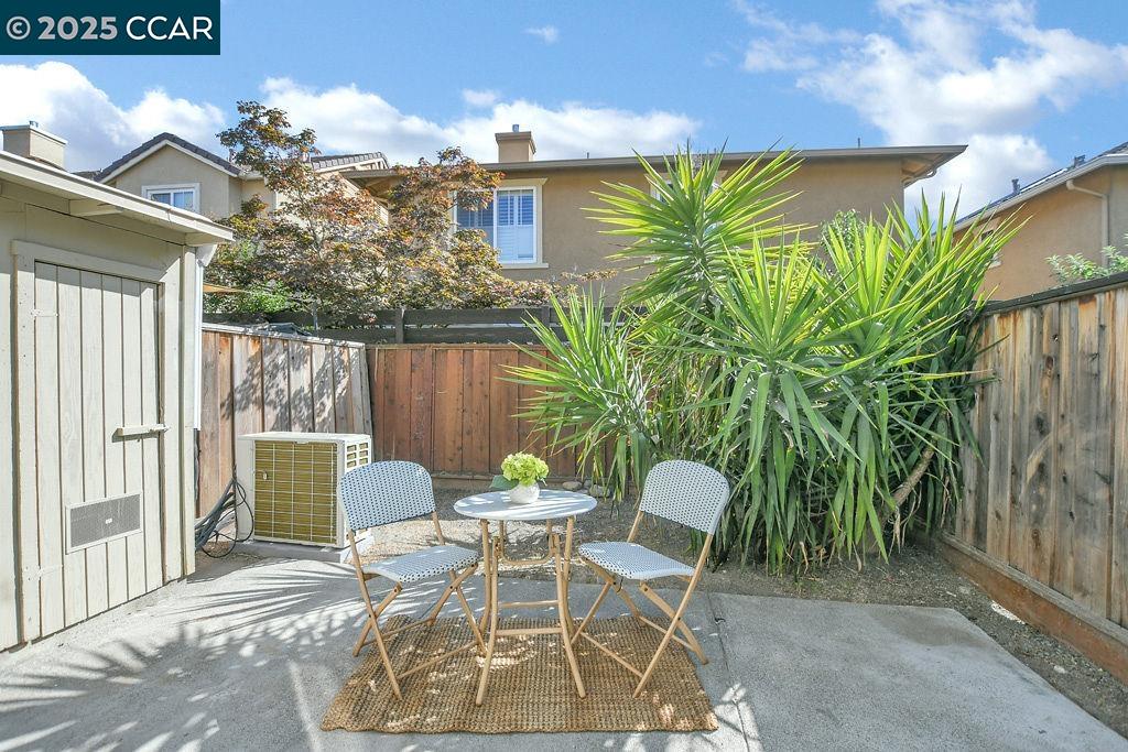 1897 Lynwood Dr # B Unit: #B