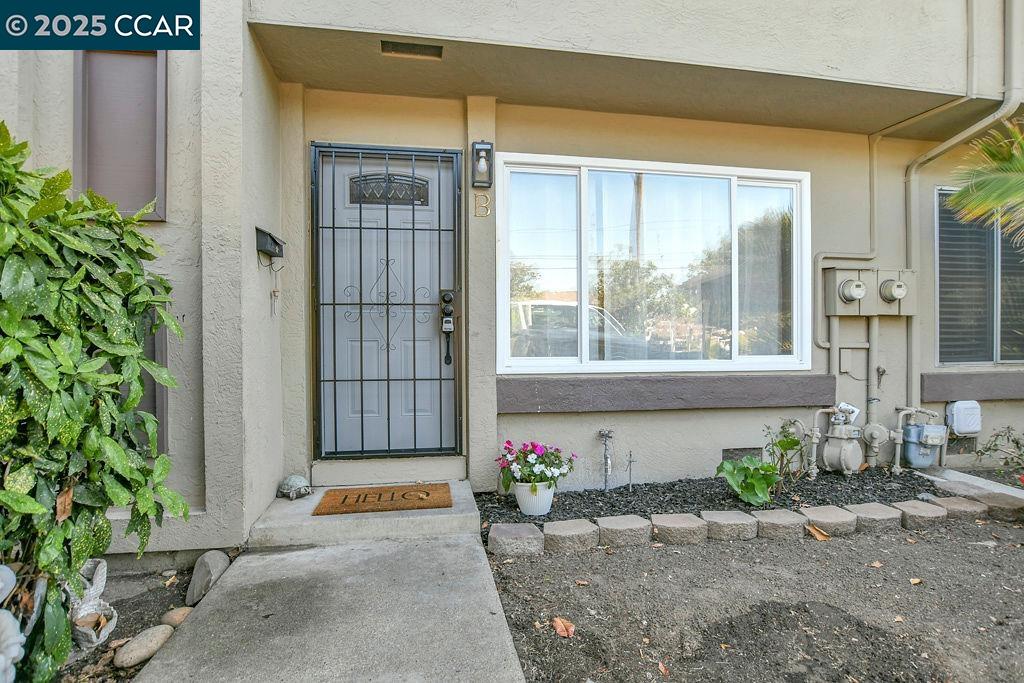 1897 Lynwood Dr # B Unit: #B