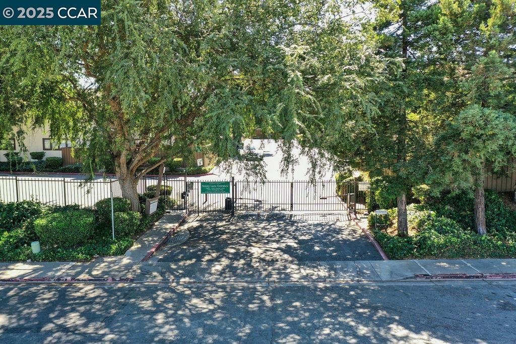 1701 Mahogany Way # 40