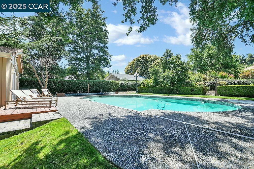 7 Monteira Lane