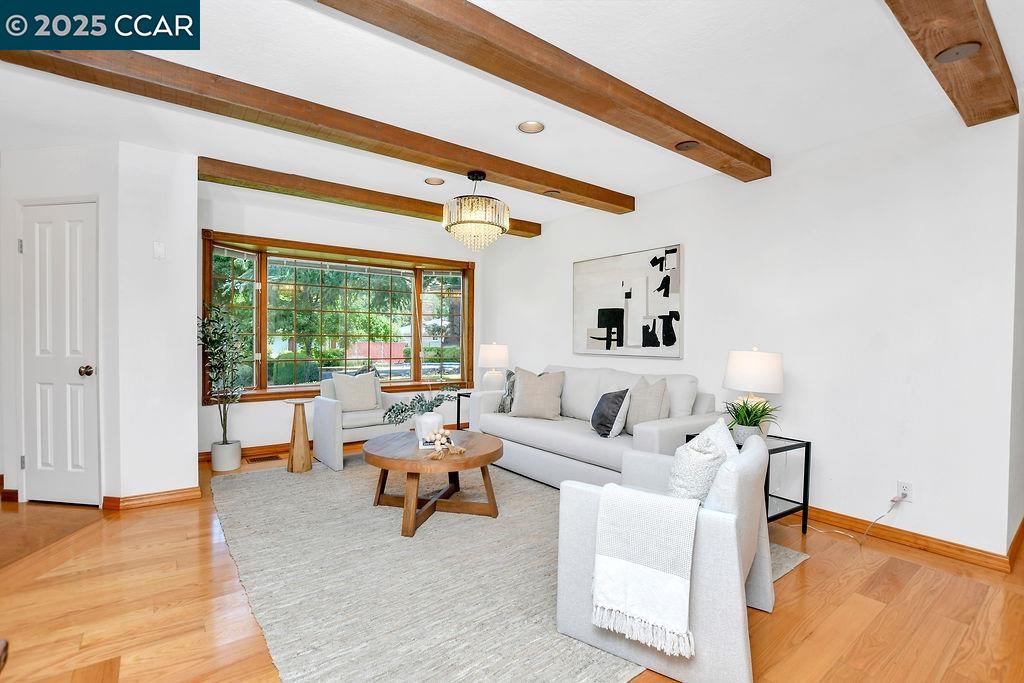 7 Monteira Lane