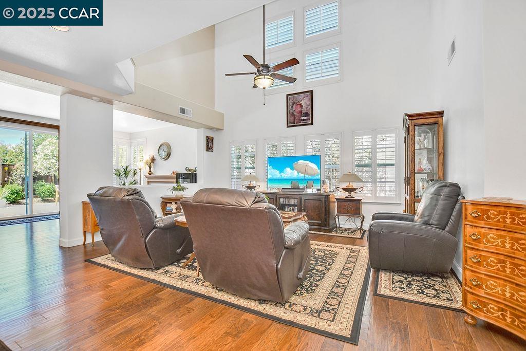415 Orchard View Ave