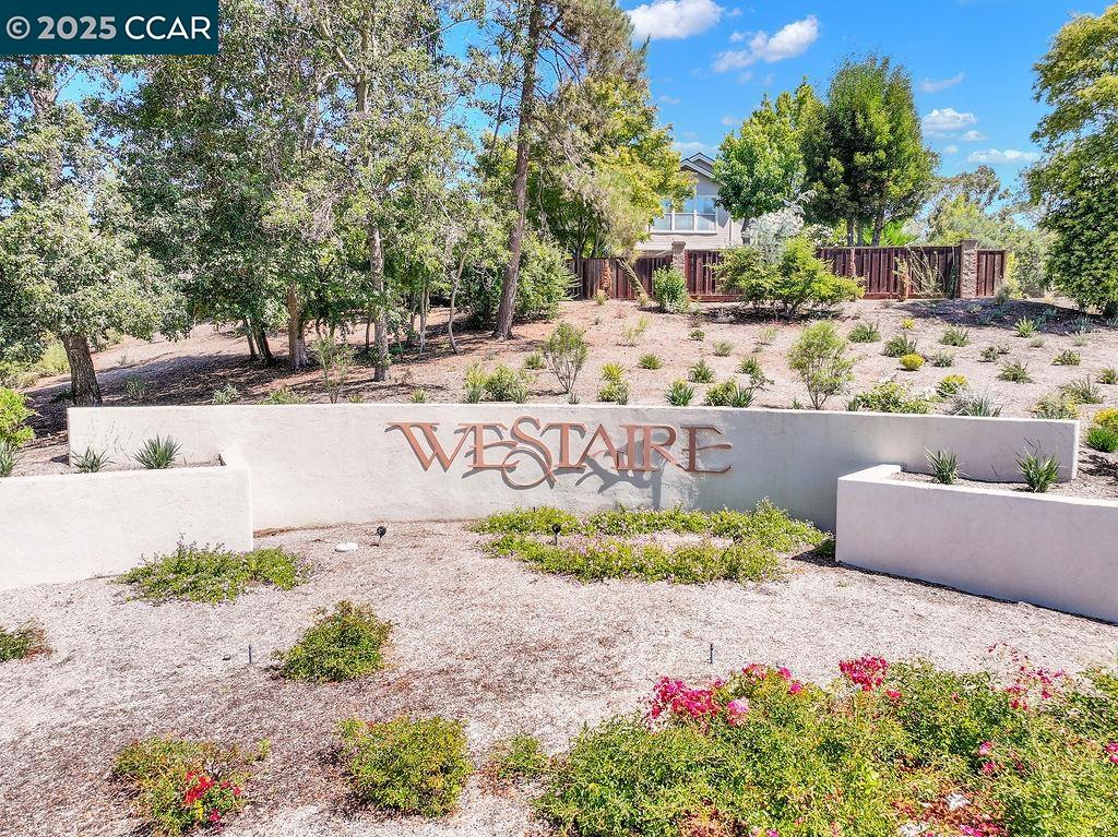 415 Orchard View Ave