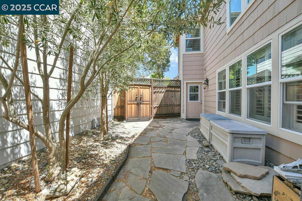415 Orchard View Ave