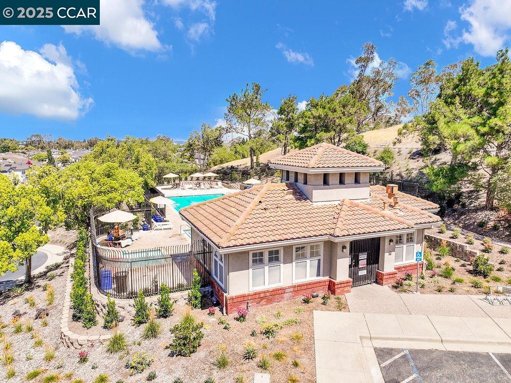 415 Orchard View Ave