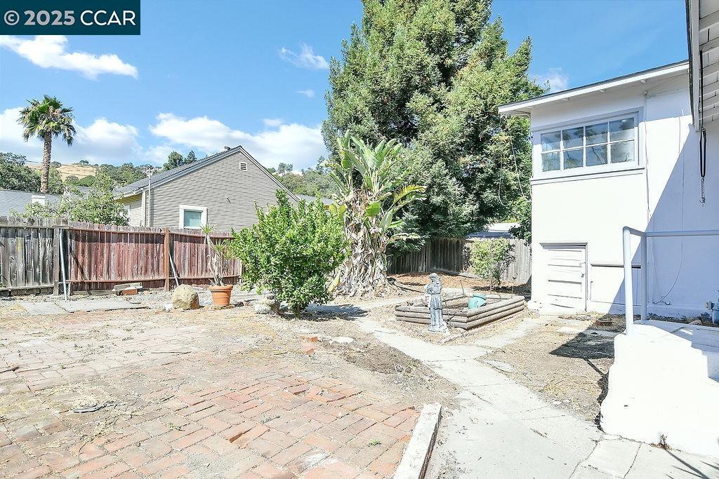1634 Alhambra Ave