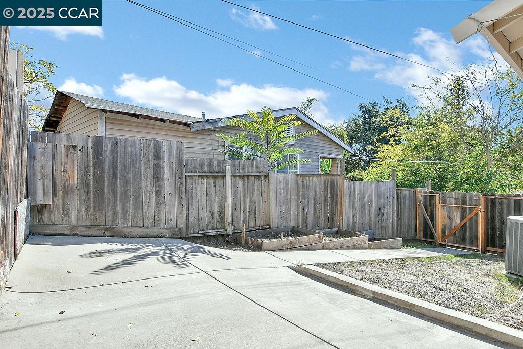 2381 Monterey Ave, Martinez