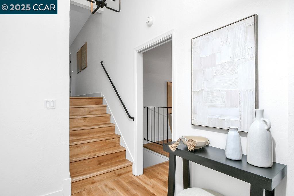 916 Calle Verde, Martinez