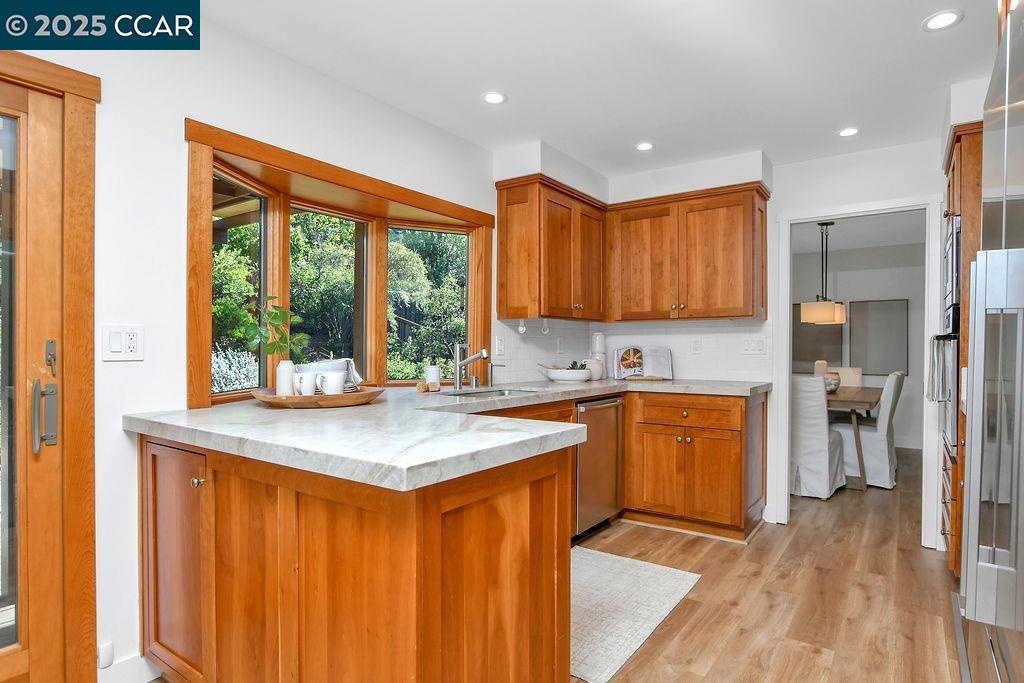 916 Calle Verde, Martinez