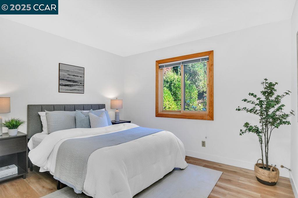 916 Calle Verde, Martinez