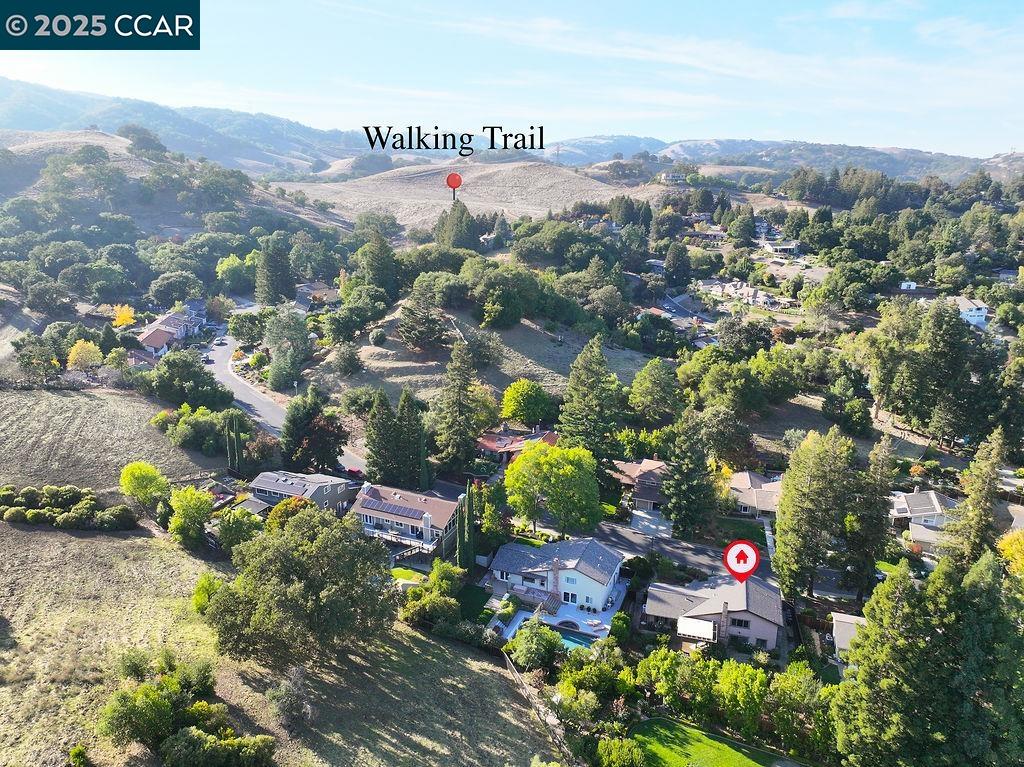 916 Calle Verde, Martinez