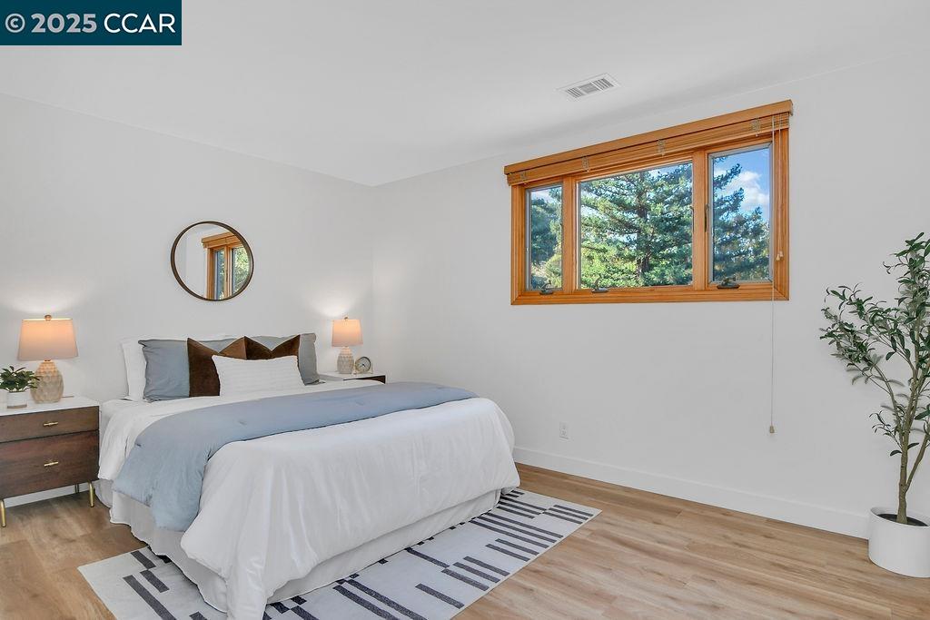 916 Calle Verde, Martinez