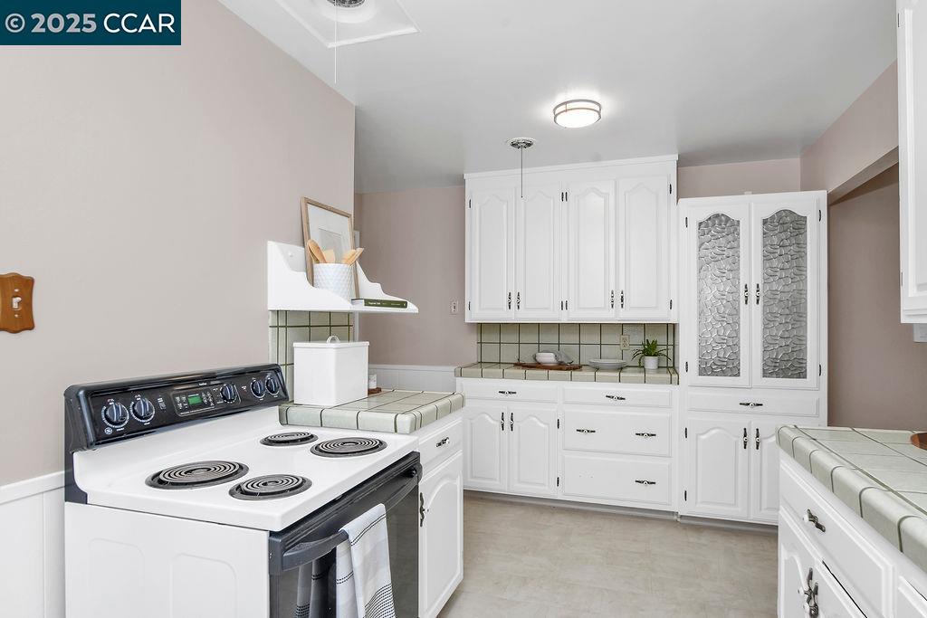 19061 Gliddon Street