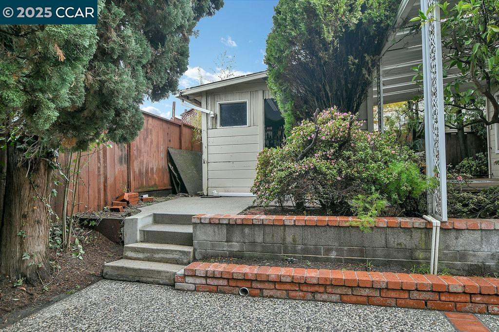 19061 Gliddon Street