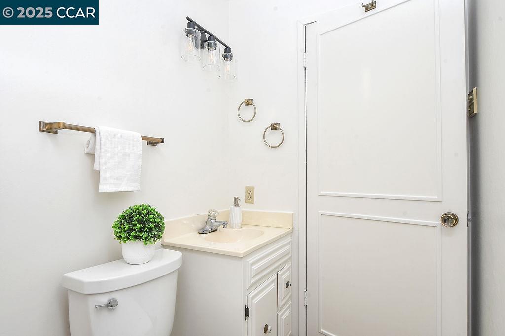 19061 Gliddon Street