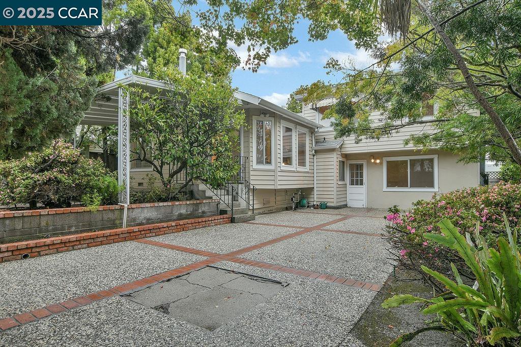 19061 Gliddon Street