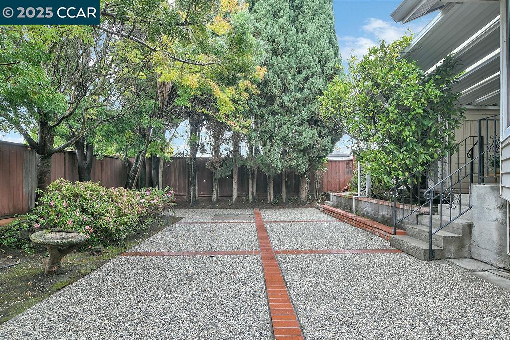 19061 Gliddon Street