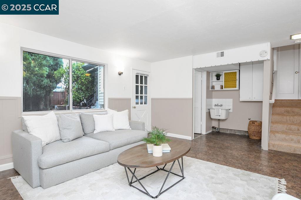 19061 Gliddon Street