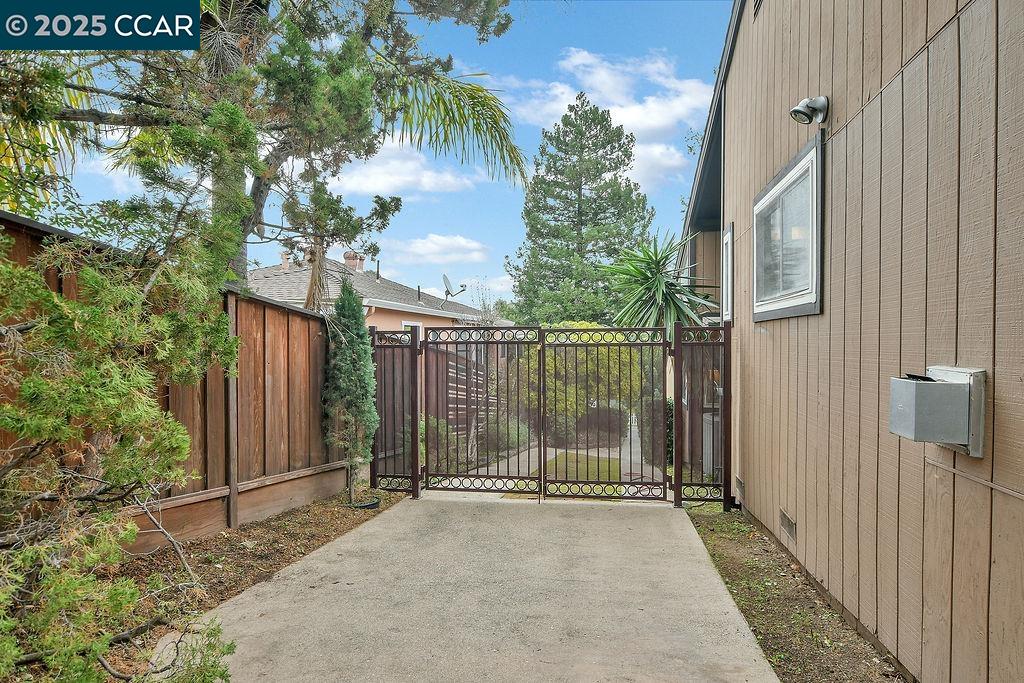 2224 Tacoma Ave