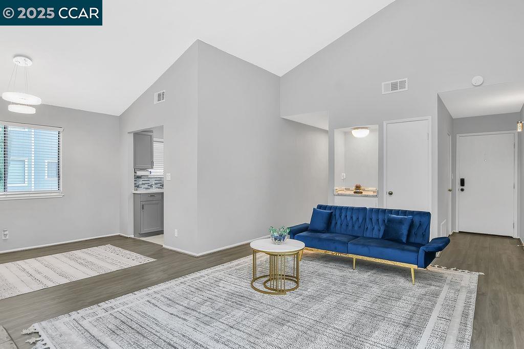 1072 Maywood Lane # 36