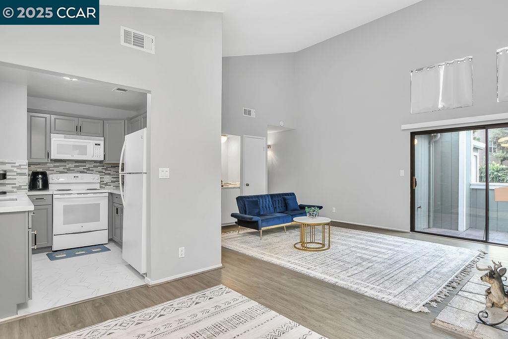 1072 Maywood Lane # 36