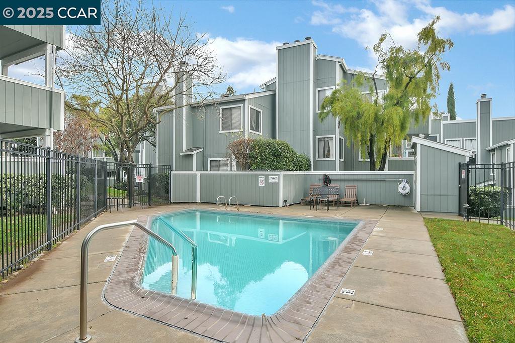 1072 Maywood Lane # 36